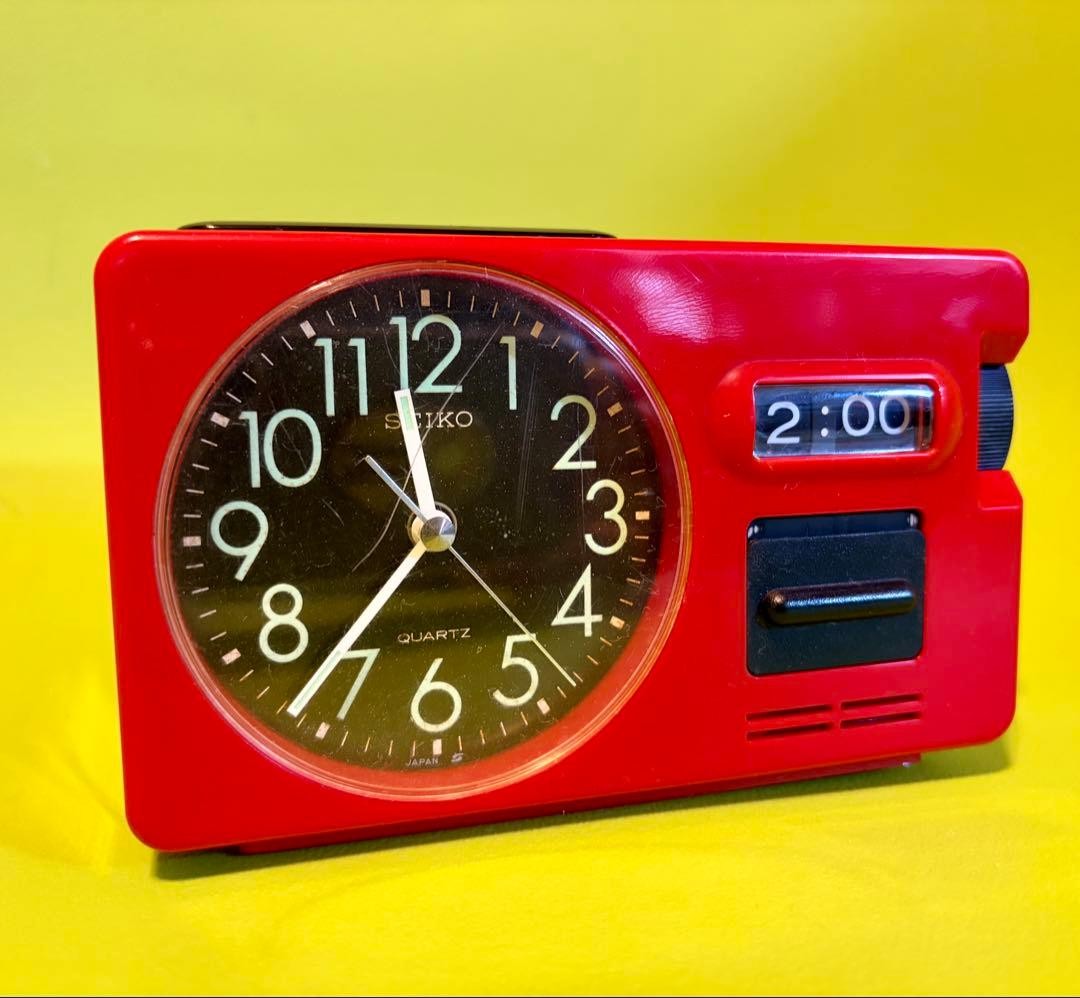 Vintage SEIKO Quartz Alarm Desk Clock Red Japan photo Vintage SEIKO Quartz Alarm Desk Clock Red Japan featured image