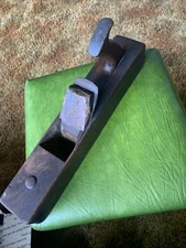 VINTAGE AUBURN TOOL CO 16”WOODEN WOOD PLANE JOINTER W/ 2-1/2" IRON Thistle Stamp