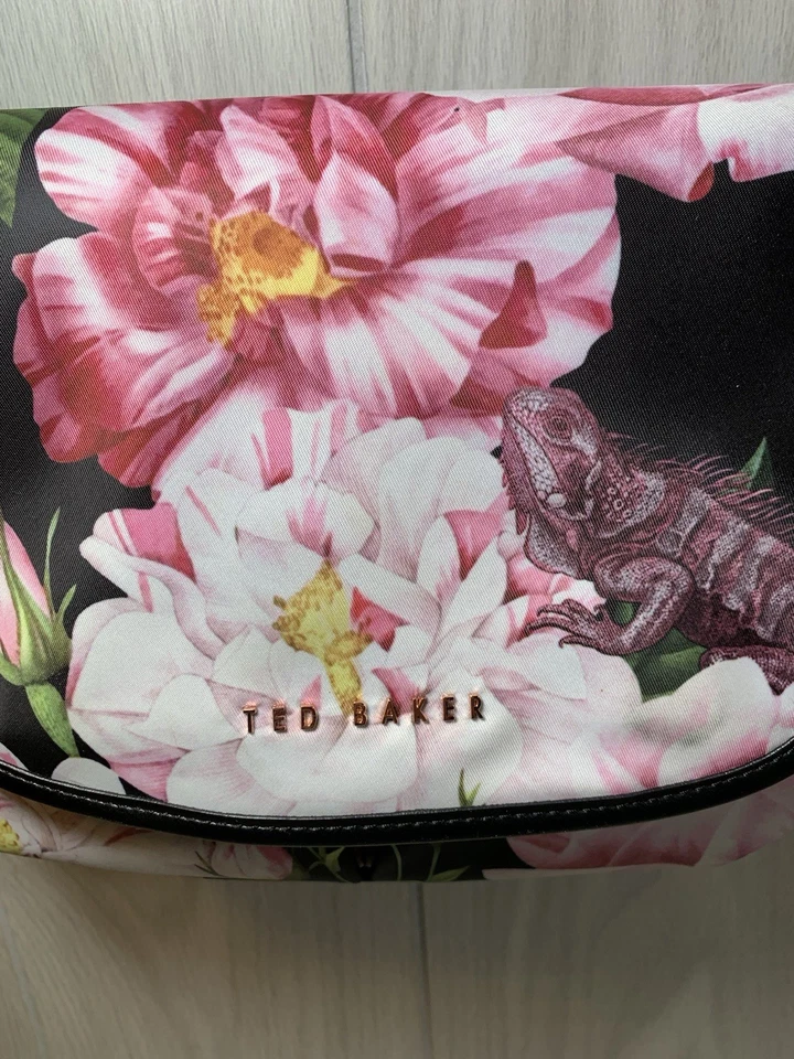 Ted Baker London Crossbody Bag Purse Floral iguana Rose Gold Color Hardware - Image 4 of 4