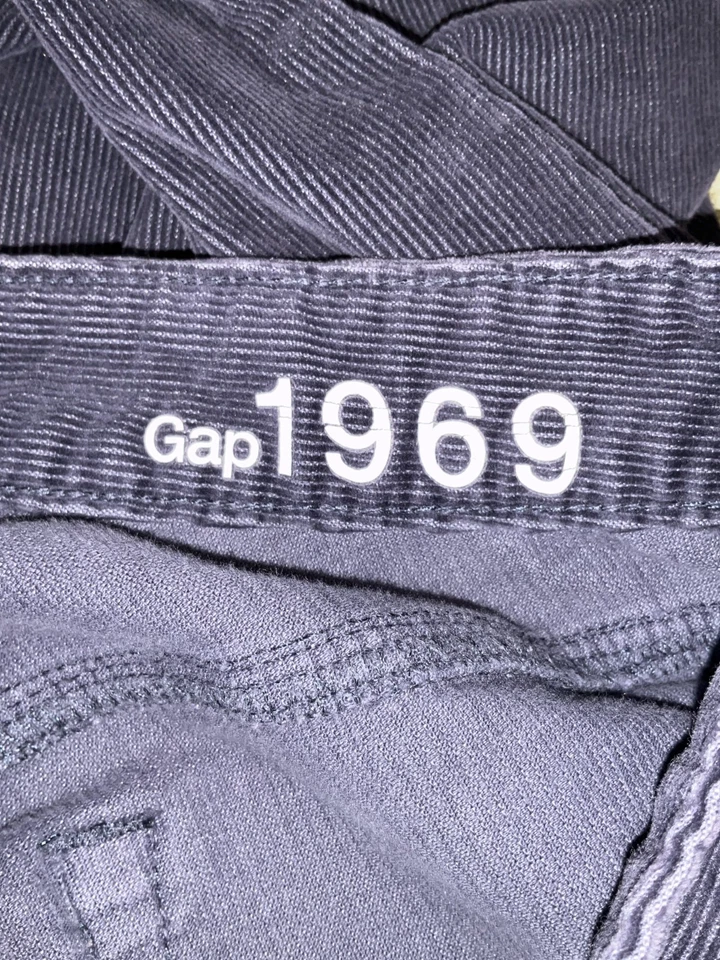 Pantalones de pana para mujer GAP 28 morados Foto 3 de 4