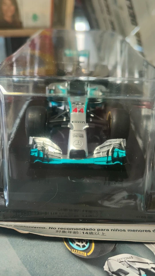 Collezione : Auto da corsa 1:24  MERCEDES WO5 L .Hamilton del 2015   Con Fascic - Immagine 2 di 3