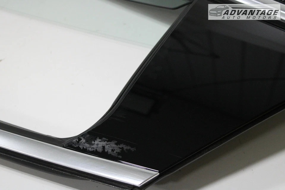 Chevrolet Malibu 2016-2022 puerta trasera derecha panel carcasa montaje negro OEM Foto 4 de 4