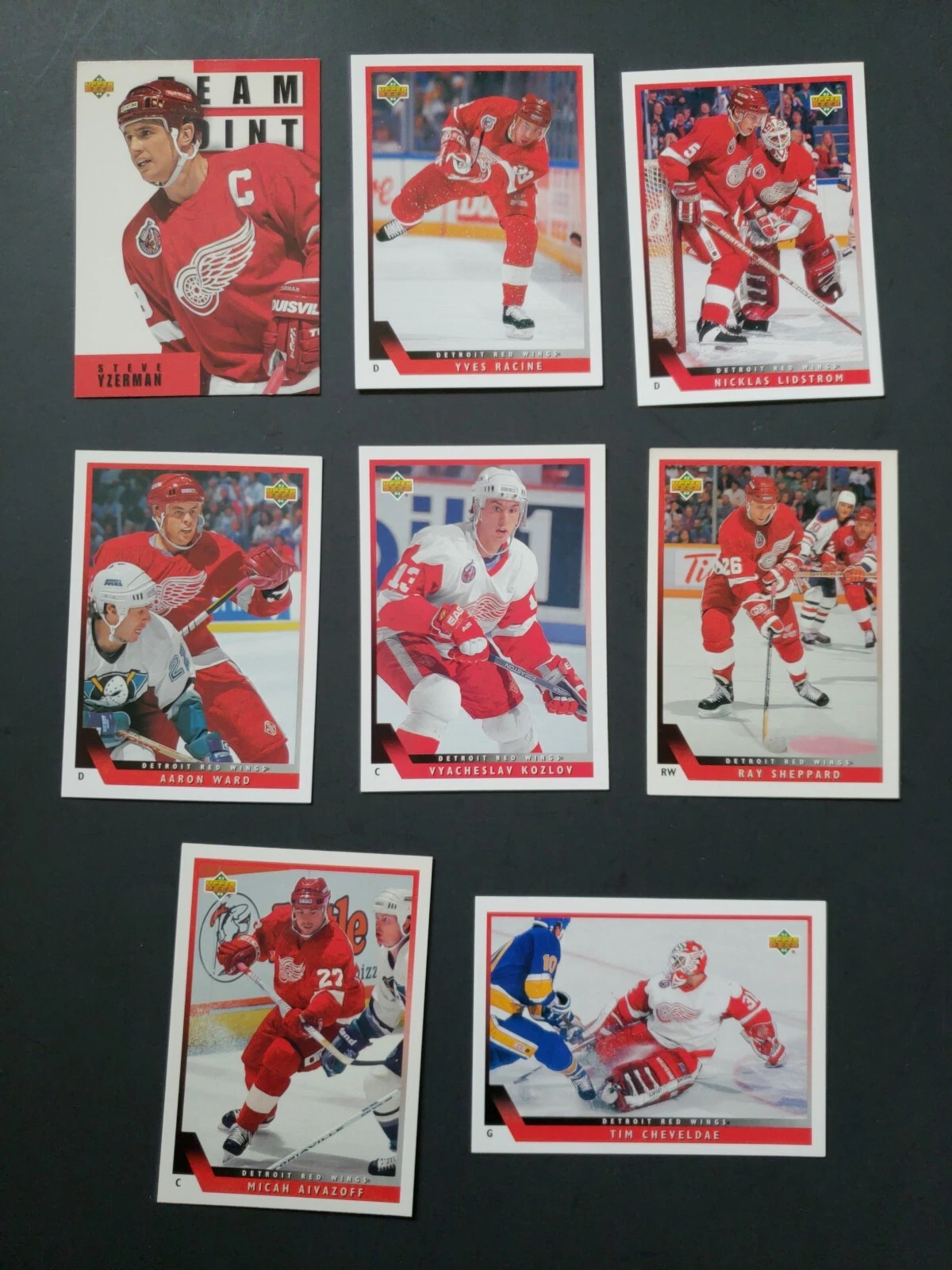 Detroit Red Wings Hockey team 8 Card Lot - Upper Deck 1993-1994 w/ Steve Yzerman