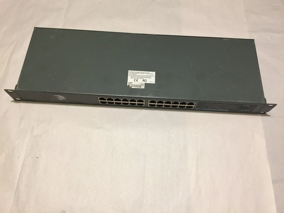 Zonet - ZFS3024 (24 Port 10/100 Mbps) Ethernet Switch - Image 2 of 4
