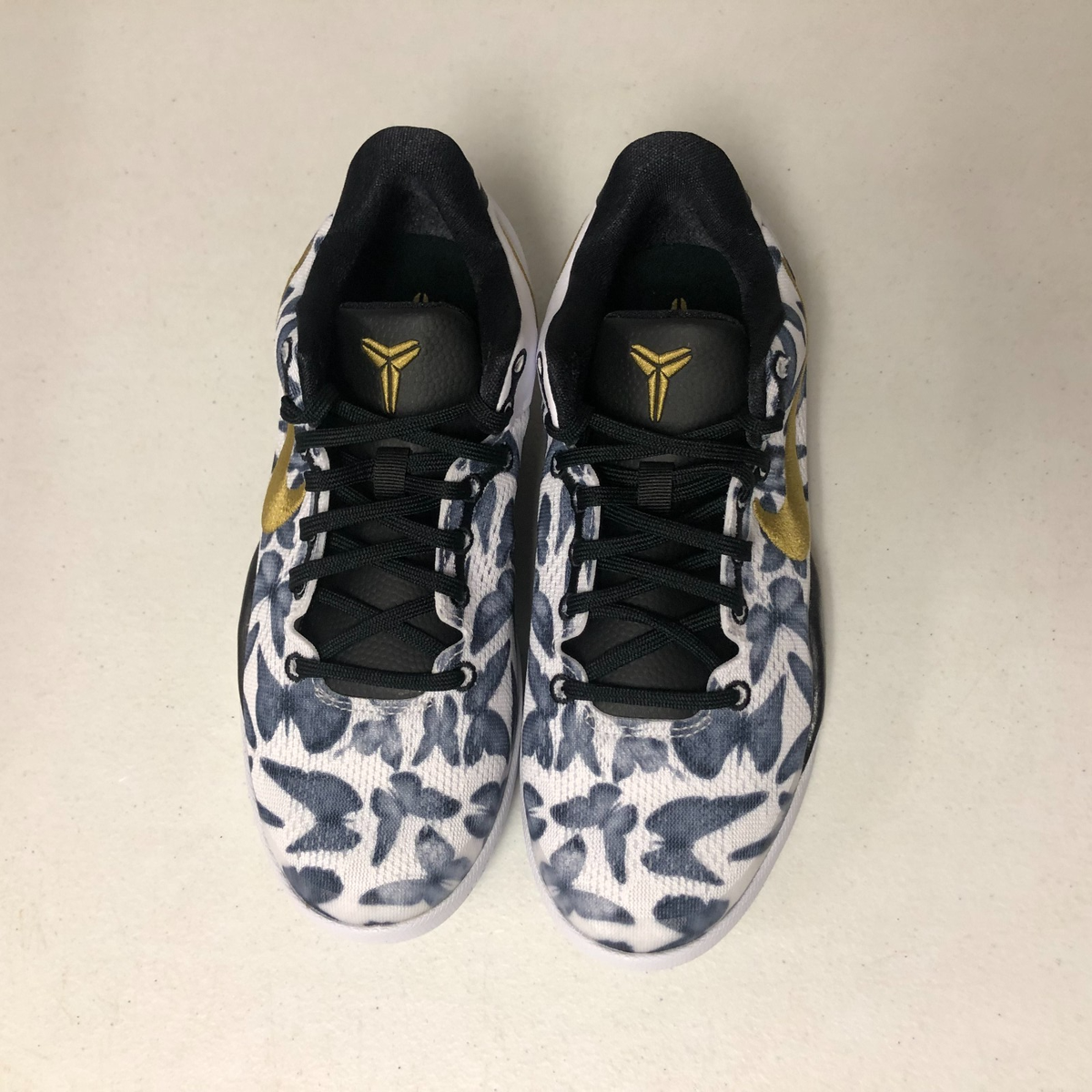 Nike Kobe VIII GS White Metallic Gold Black FN0266-102 Size 4.5y