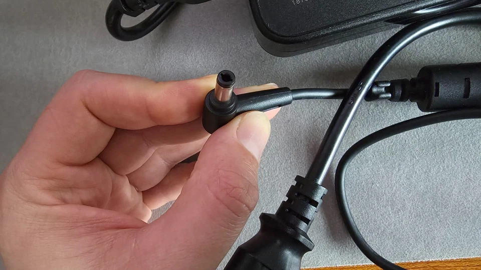 Original 19V 6.32A ADP-120RH B OEM 120W Charger 5.5x2.5m - Image 2 of 3