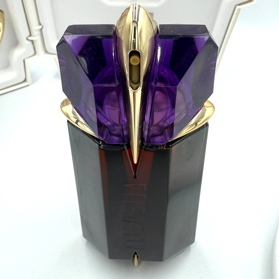 Thierry Mugler Alien Cupcake Set de Regalo 2 Fl Oz Sp + 3.4 Oz Loción Corporal Gel de Ducha Foto 2 de 4