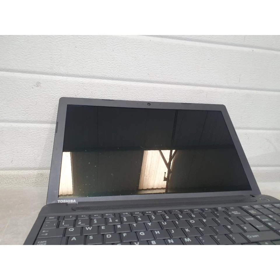 Toshiba Satellite C50-A-1CK PSCG6E-09601CEN Laptop 15.6" LCD USB HDMI For Parts - Image 3 of 4