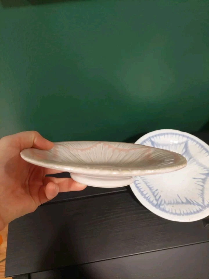 "Dos ensaladeras de postre Anthropologie Taka de 8"" hechas en Japón rosa y azul" Foto 3 de 4