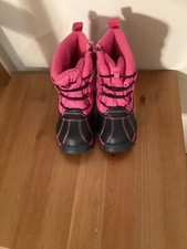 Toddler "Oshkosh" black/pink snow boots. Kids Size 7. P.O.
