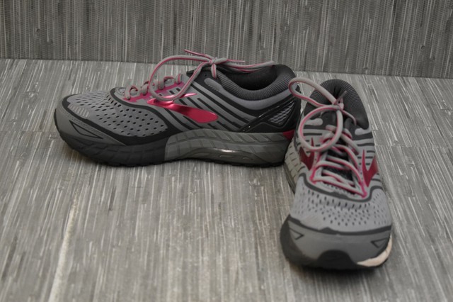 brooks ariel 18 size 9