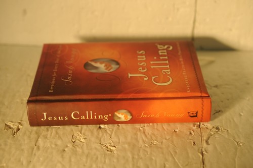 Sarah Young, Jesus calling, devotions, 2004 HC Christian book VG - Imagen 2 de 4