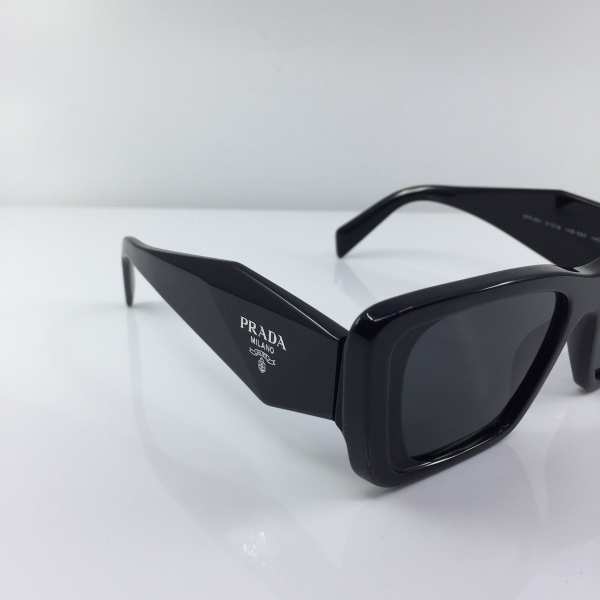 New Authentic Prada SPR 08YS SUNGLASSES C. 1AB-5S0 Black w/ Grey