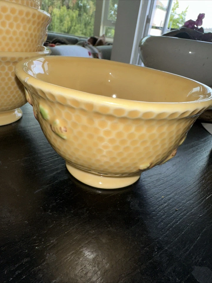 William Sonoma Raro Juego Cuatro Cuencos con Pies HoneyBee Suavemente Usados 6x3.5 Foto 2 de 4