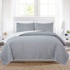 3 Piece Reversible Quilt Set with Shams  All-Season Soft  Lightweight Bedsp...