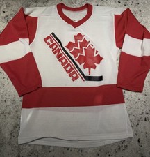 Vintage Cooper Team Canada 1982 IIHF World Junior Hockey Jersey White Small