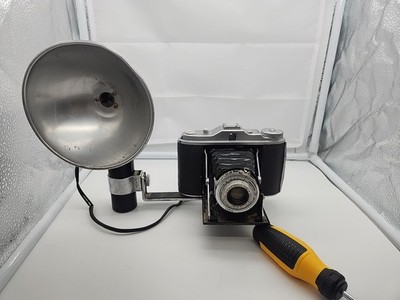 Agfa isolette folding camera. Untested 