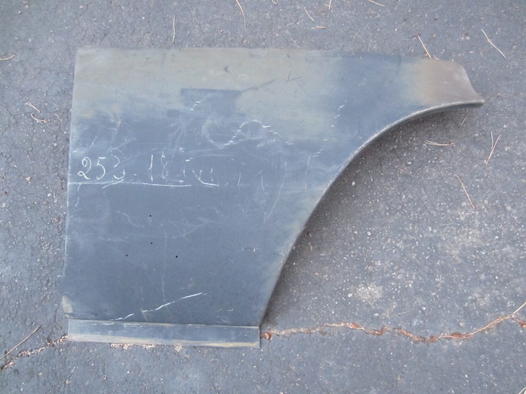FERRARI 365 GTC/4 RIGHT FRONT FENDER / QUARTER PANEL