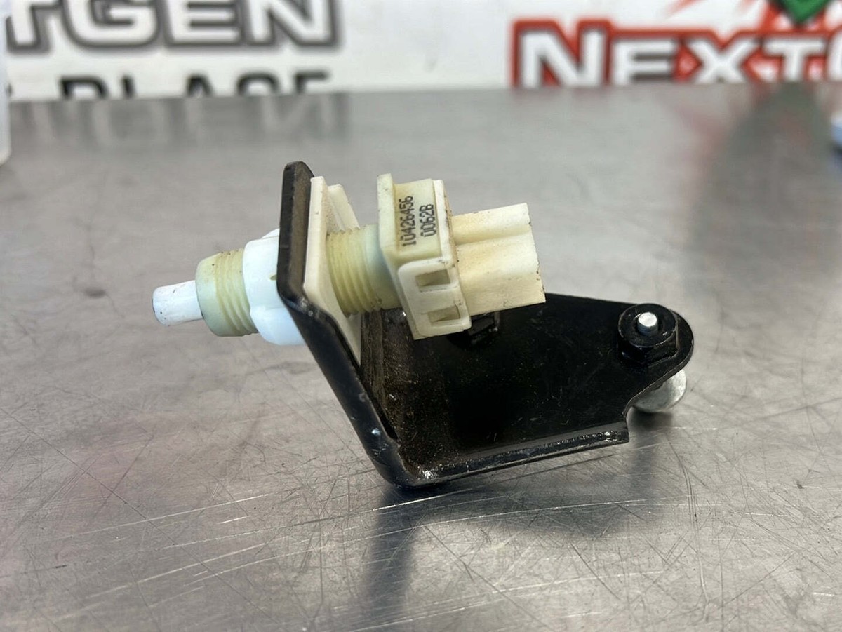 2000 C5 CORVETTE CRUISE CONTROL RELEASE SWITCH WITH BRACKET