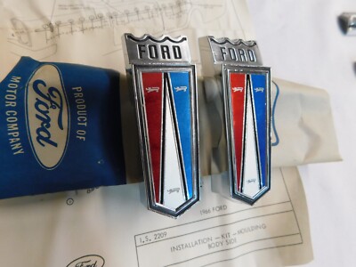NOS OEM Ford 1966 Galaxie 4 Door Body Side Mouldings Fenders 500