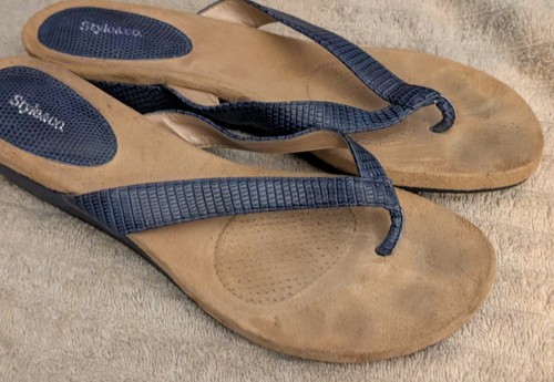 Style & Co.Women's Blue Chicklet Wedge ThongSize 9 Sandals - Picture 2 of 11