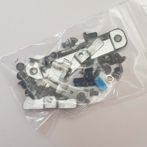 Dell Latitude 5520 Schraubensatz Schrauben Metallhalter Clips