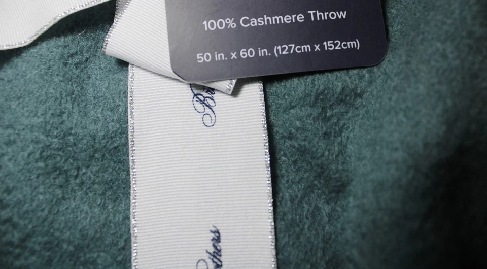 NWT Brooks Brothers Cashmere Knitted Throw Blanket Dark Green W/Tassels 50”x60” - Image 4 of 4