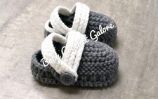 Handknitted Baby Crocs. 0-3 Months.