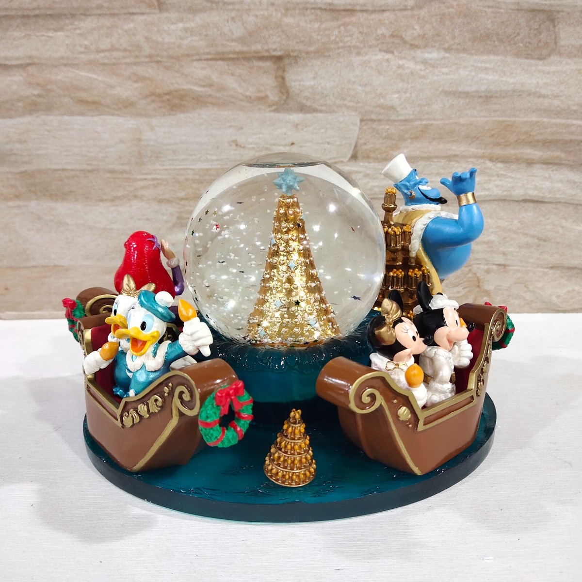 ミニーキャラクター スノーボード Tokyo Disney SEA Harborside Christmas 2004 Snow Globe Mickey