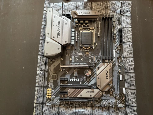 MSI MAG Z390 Tomahawk - ATX Mainboard LGA1151 *wie neu*