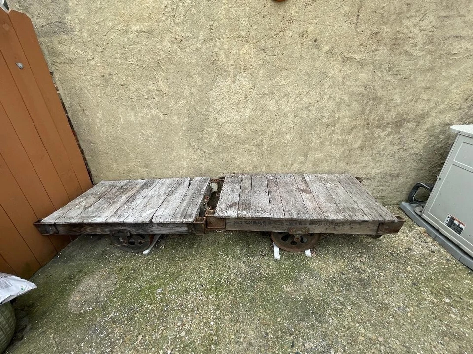 Carro de minería Lineberry Factory Foto 2 de 3