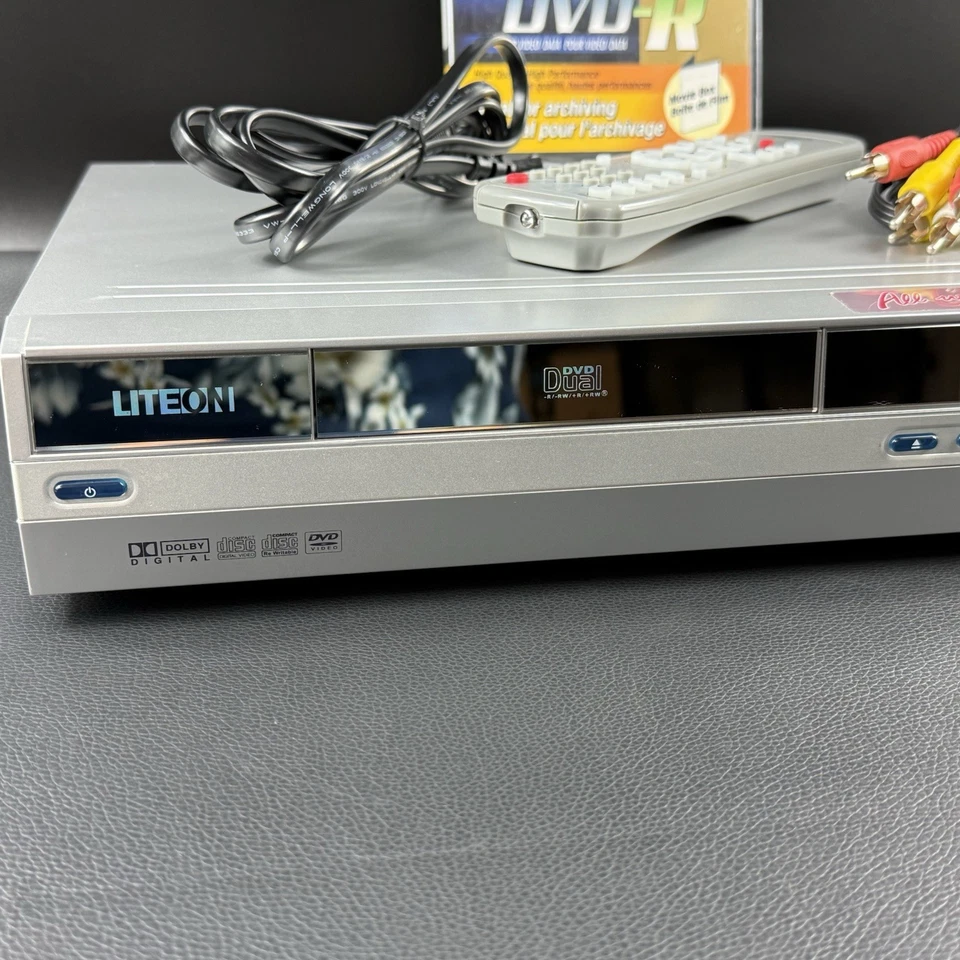 Grabadora de DVD LiteOn LVW-5005A All Write con control remoto, cables y disco DVD-R de JVC Foto 4 de 4