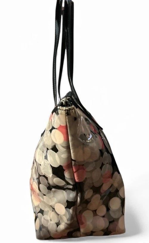 Bolso de Mano Kate Spade New York Burbujas Patente Negro Rosa Estampado de Lunares Cremallera para el Hombro Foto 3 de 4
