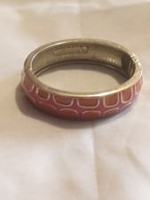 GOLD AND PINK HINGED BANGLE BRACELET