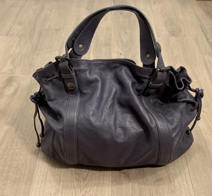 Impresionante bolso hobo Gérard Darel 24H en cuero de becerro berenjena púrpura profundo Foto 2 de 4