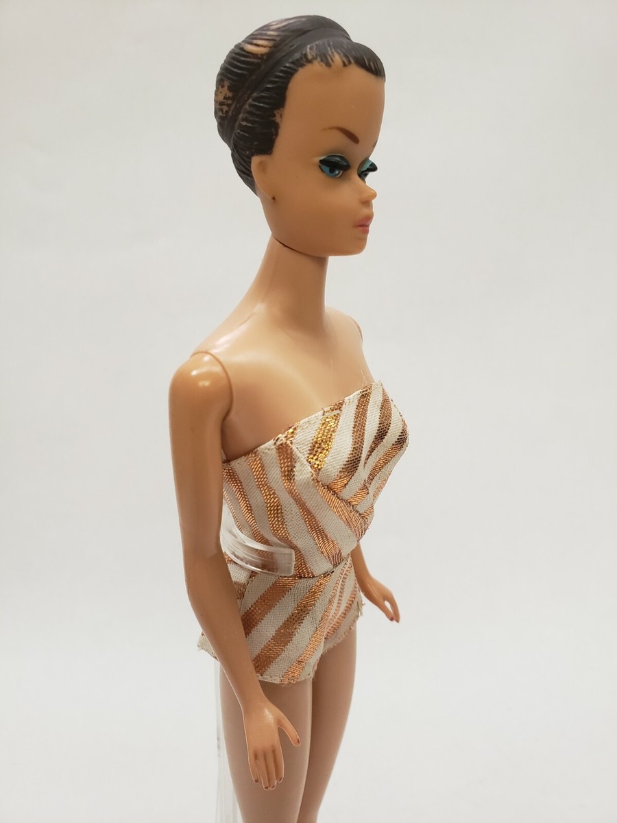 Vintage Original 1963 Barbie Fashion Queen With Wigs & Outfit #870 Near  Mint!