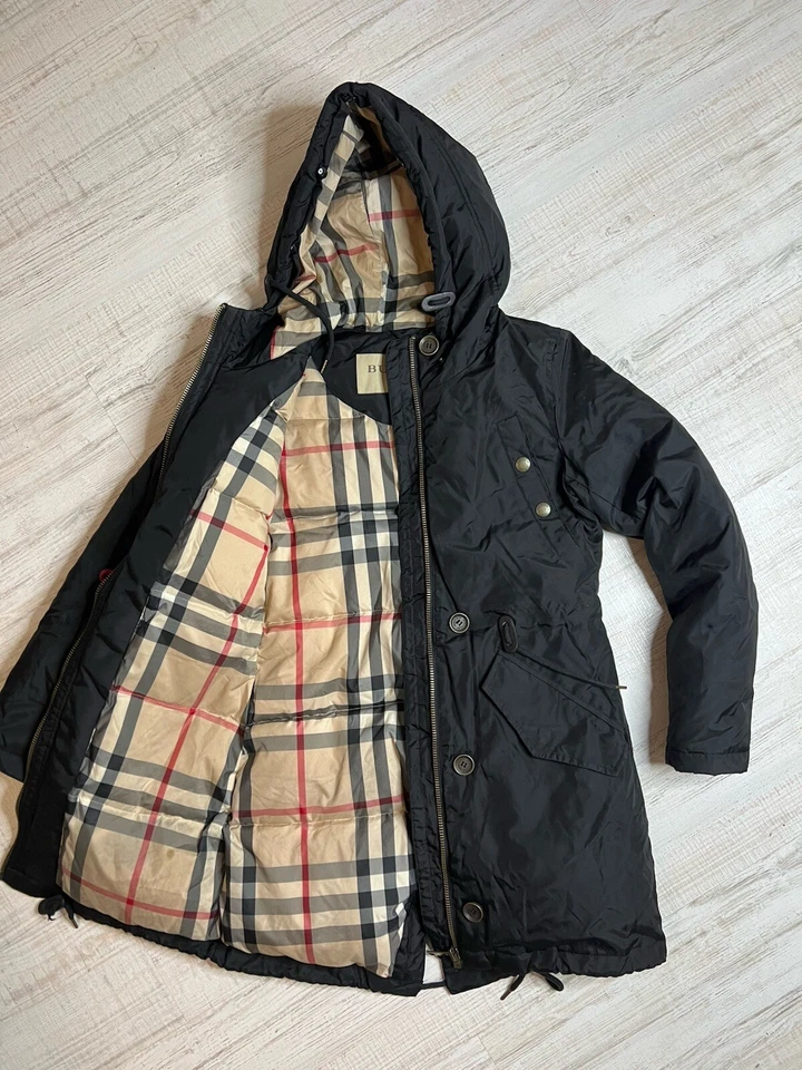 Chaqueta de plumón Burberry Brit negra para mujer talla S Foto 4 de 4