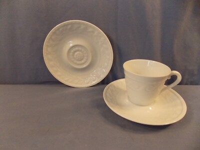 Bernardaud ''Lovre Blanc'' 1 Cup & 2 Saucers Limoges France
