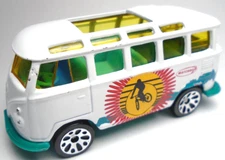 2002 MATCHBOX VOLKSWAGEN VW TRANSPORTER WHITE 1:58 DIECAST 2.75" VAN BUS W GREEN