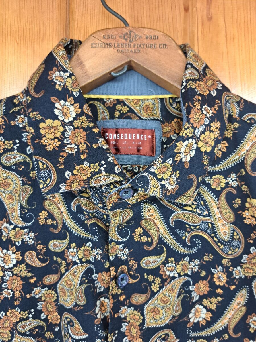 Consequence Men's Sz Large Paisley Long Sleeve Button Up Consequence Men's Sz Large Paisley Long Sleeve Button Up