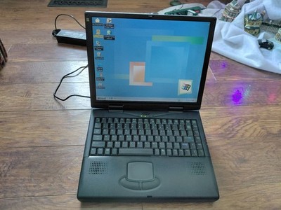 Sager Retro Gaming Laptop 400Mhz Intel Pentium 2 CPU 128MB RAM 40GB HD ATI GPU