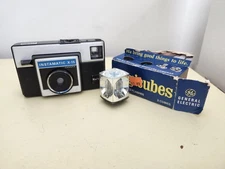 Vintage Kodak Instamatic X-15 Camera w/Magicubes Flash Cubes Working As Tested