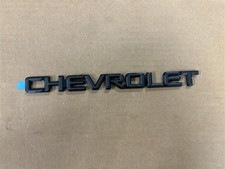 Nos Oem 1995-96 Chevrolet Corsica Trunk Emblem 22650972