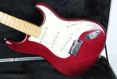 ギター Fender USA American Deluxe Stratocaster 1998 Fender American Deluxe Strat Crimson Red Maple Noiseless USA