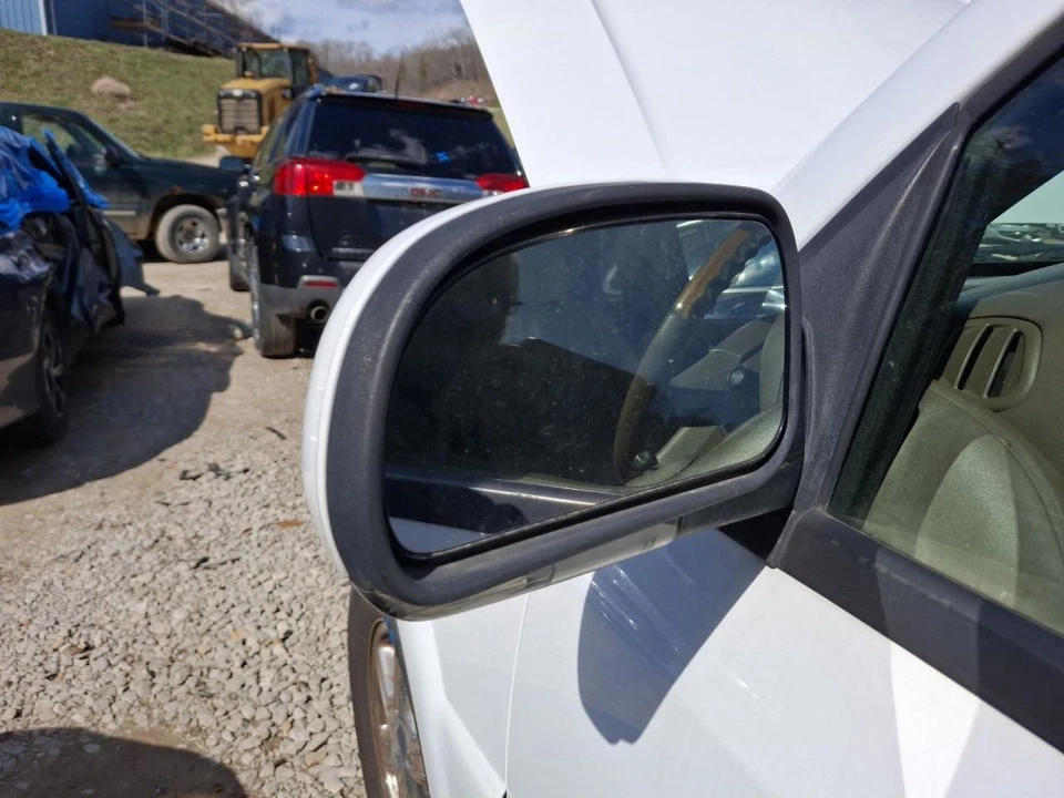 2006 Buick Rainier Driver Side Power Mirror OEM WHT 3441488 Used - Image 2 of 4