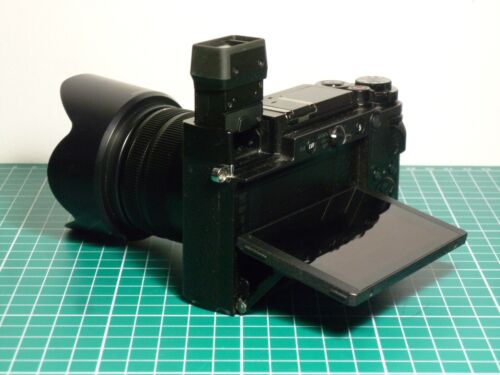 Panasonic Lumix GX9 camera body (1100 expo) + Lumix G Vario 14-42mm lens - Picture 6 of 11