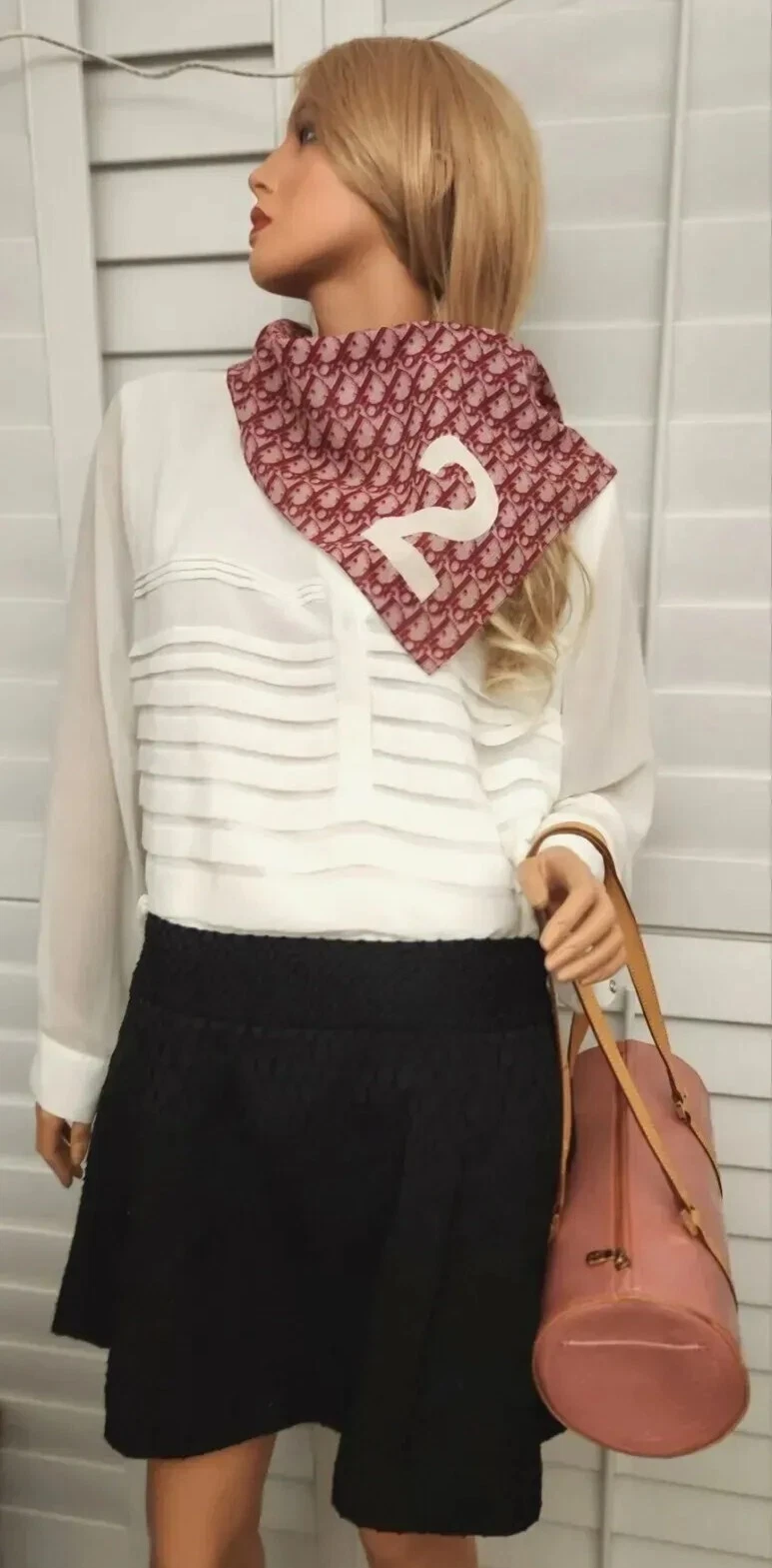 Foulard rouge Christian Dior Trotter fabriqué en Italie 