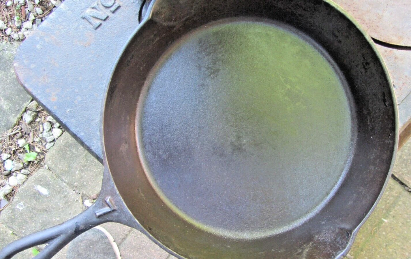 Cast Iron Skillet UE #7 Heat Ring 2 Spout Antique Frying Pan