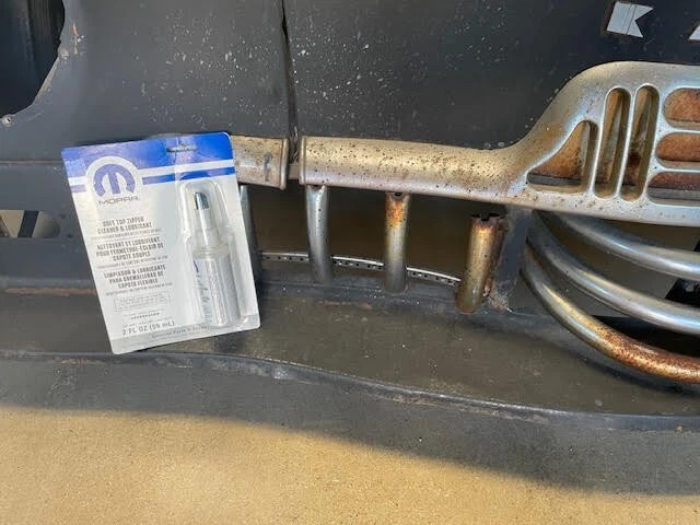 NUEVO Jeep Wrangler - Mopar Piezas Limpiador de Cremallera de Tapa Suave y Lubricante 5066440AA Foto 2 de 4