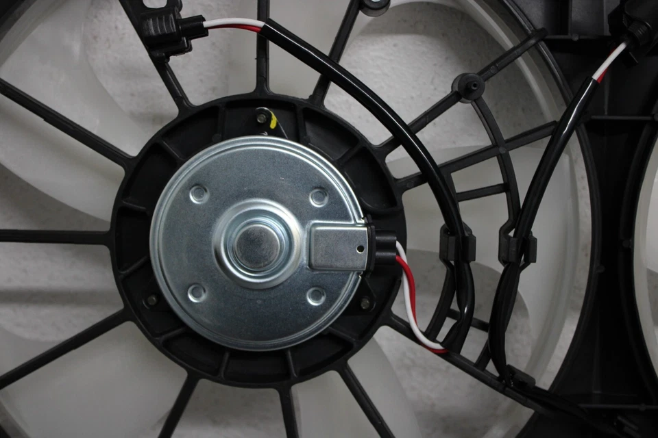 2007 2011 LEXUS ES350 FRONT COOLING FAN - Image 2 of 4